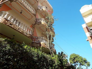 hotel-img
