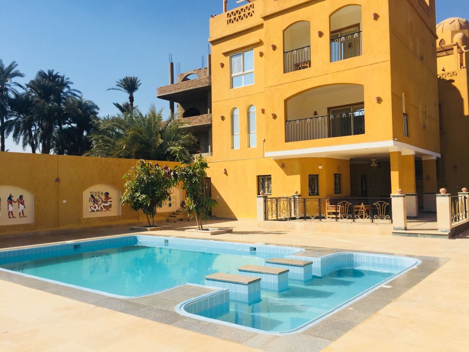 hotel-img